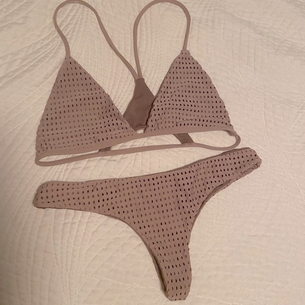 Acacia brand new shaka top & hookipa bottom